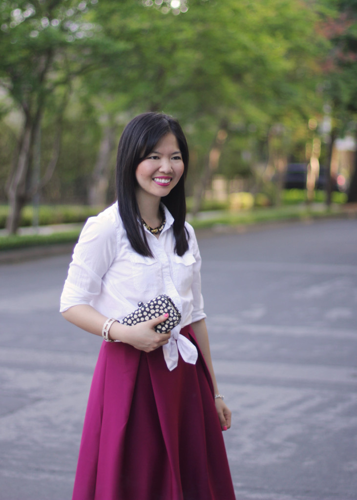 How to Wear a Midi Skirt