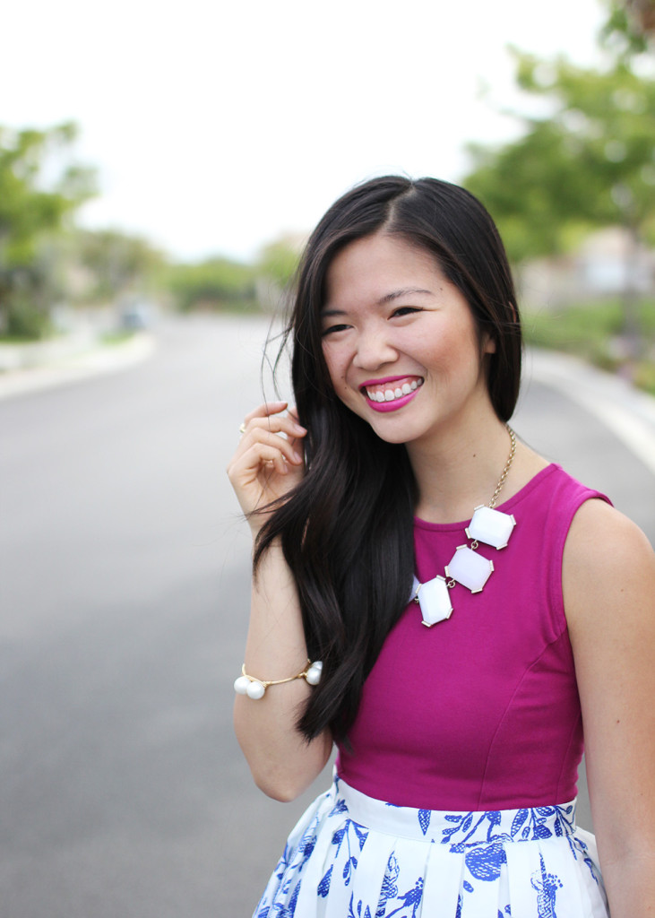 Skirt The Rules // White Statement Ncklace