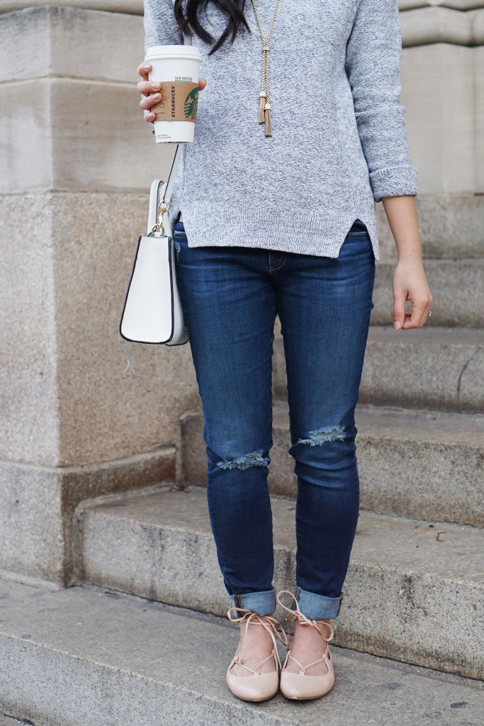 Skirt The Rules / Light Blue Sweater & Skinny Jeans
