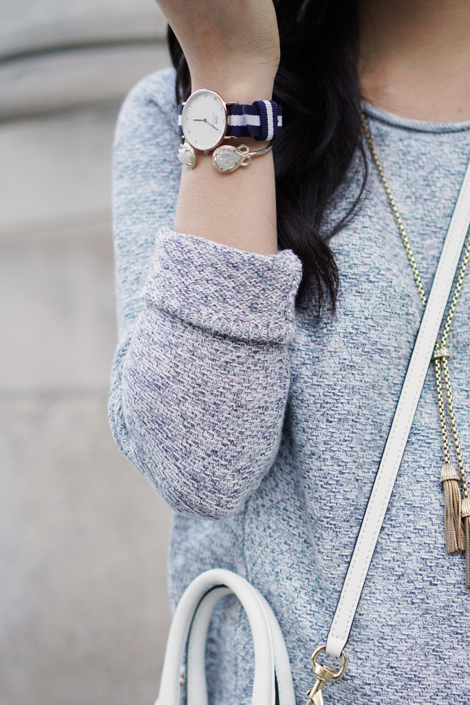 Skirt The Rules / Light Blue Sweater & Skinny Jeans