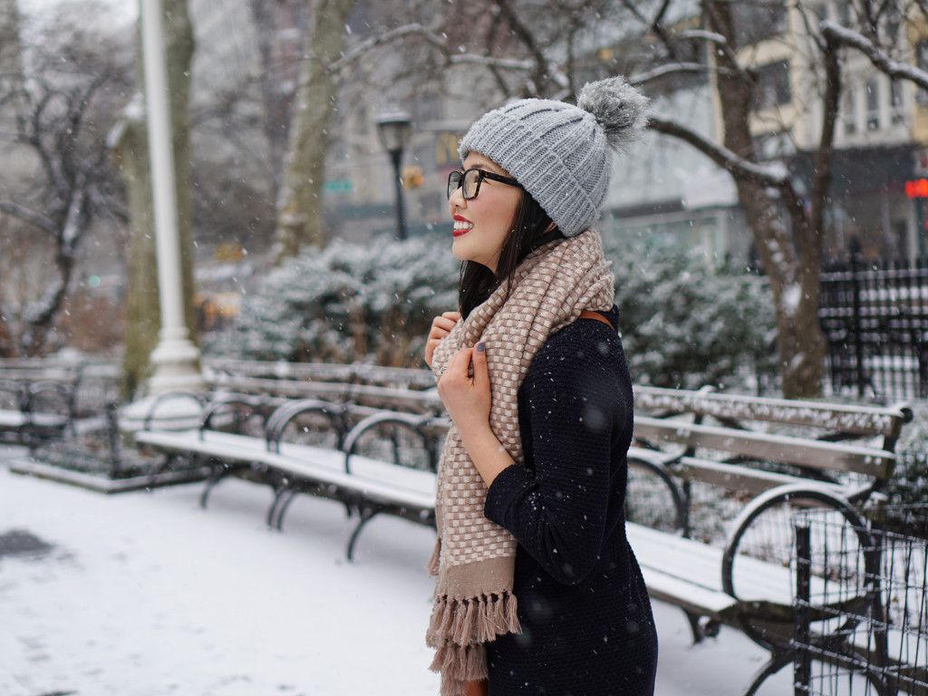 Skirt The Rules / Grey Pom Pom Beanie
