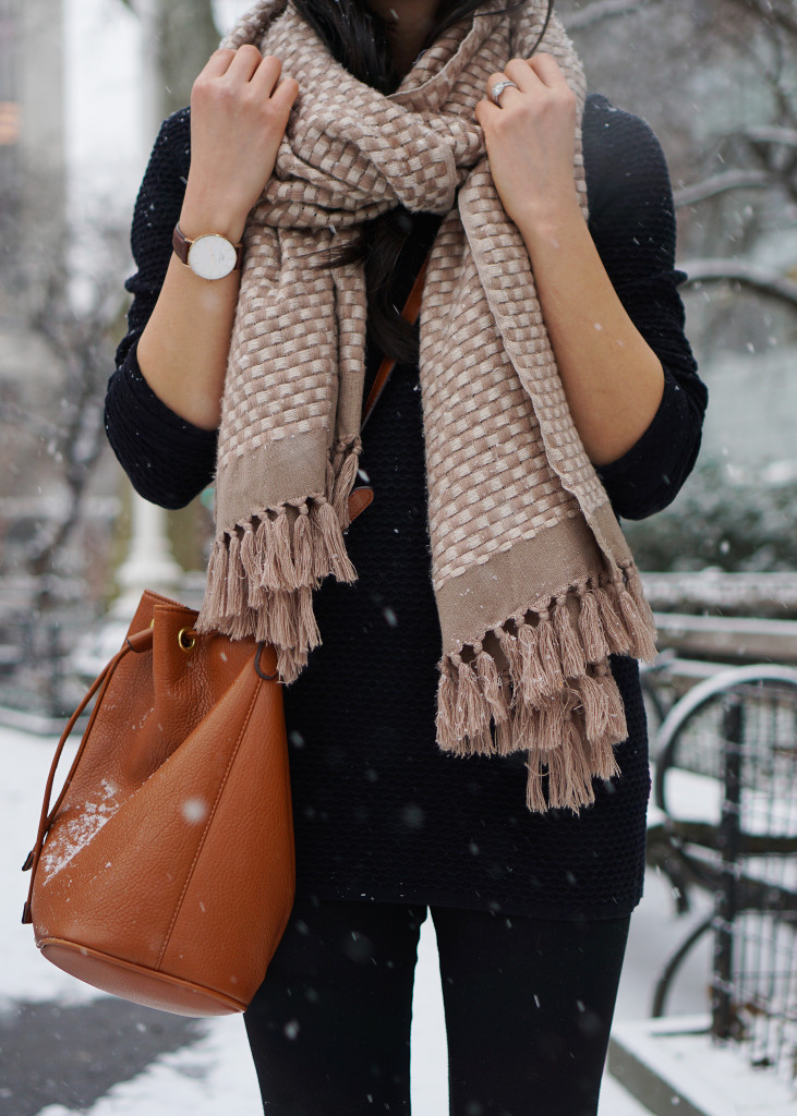 Skirt The Rules / Tan Basketweave Scarf