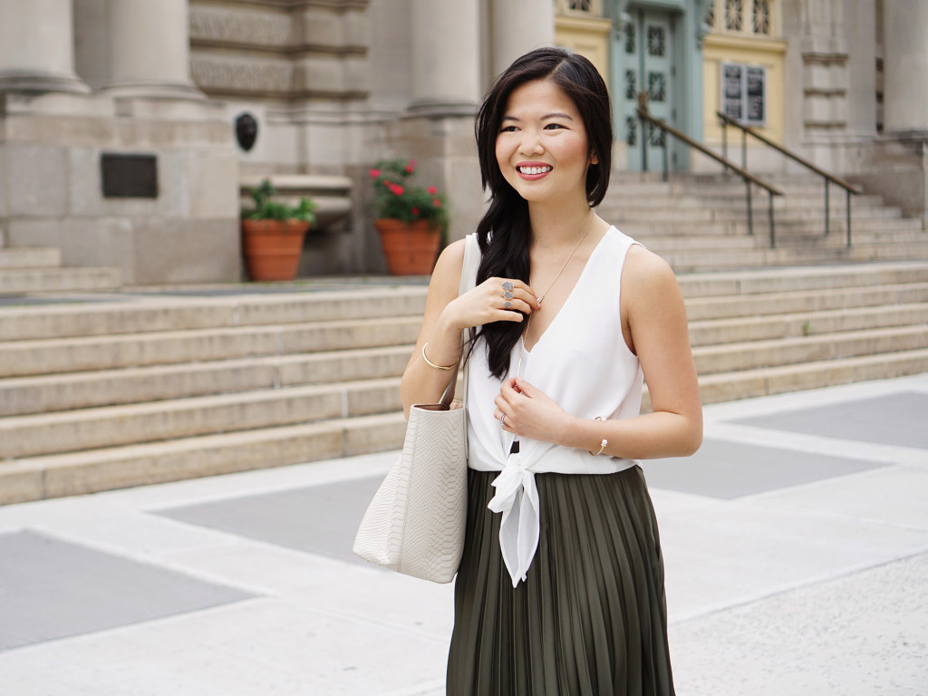 Skirt The Rules / Olive Pleated Midi Skirt