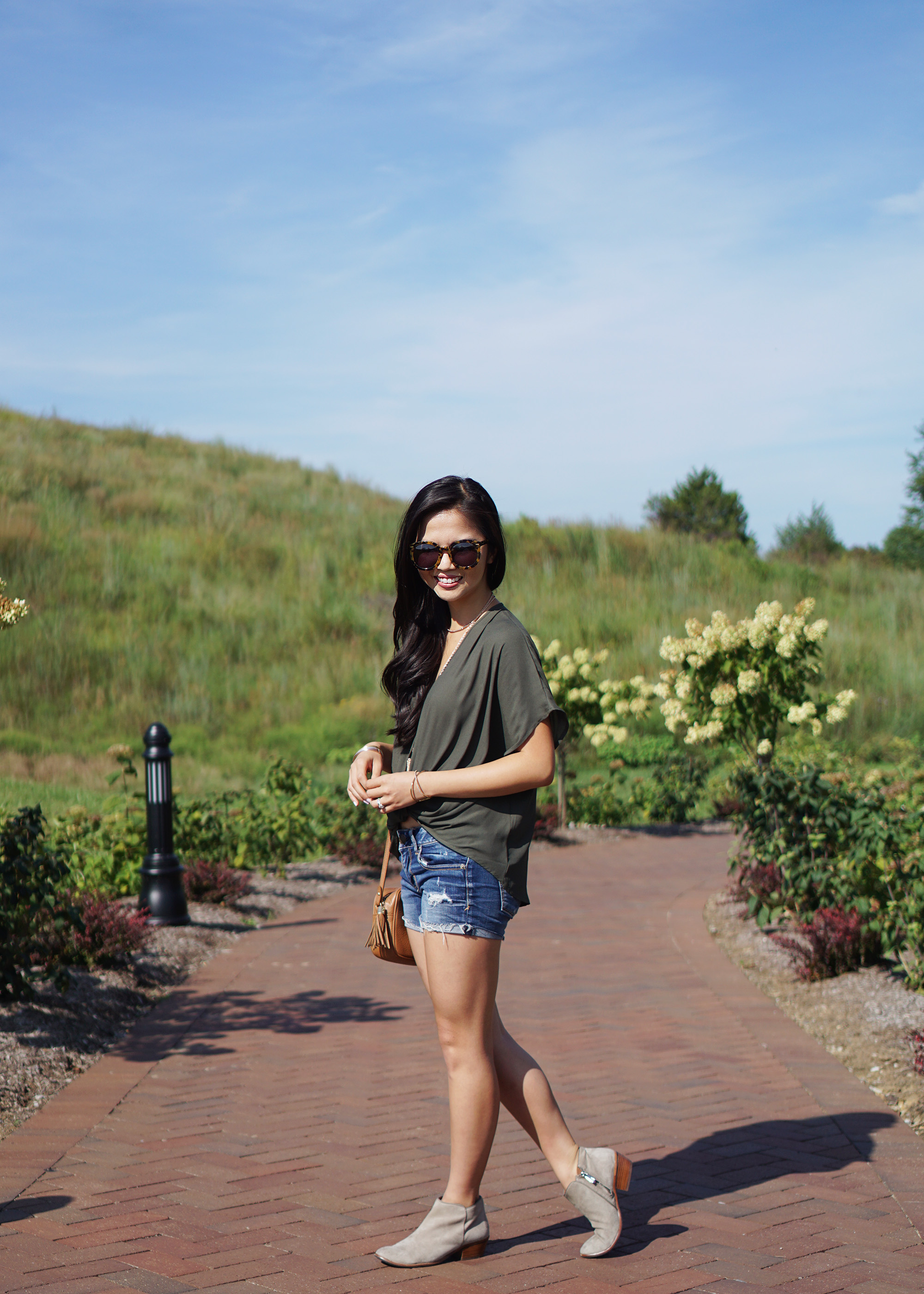 Easy Weekend Outfit / Olive Top & Cuffed Denim Shorts