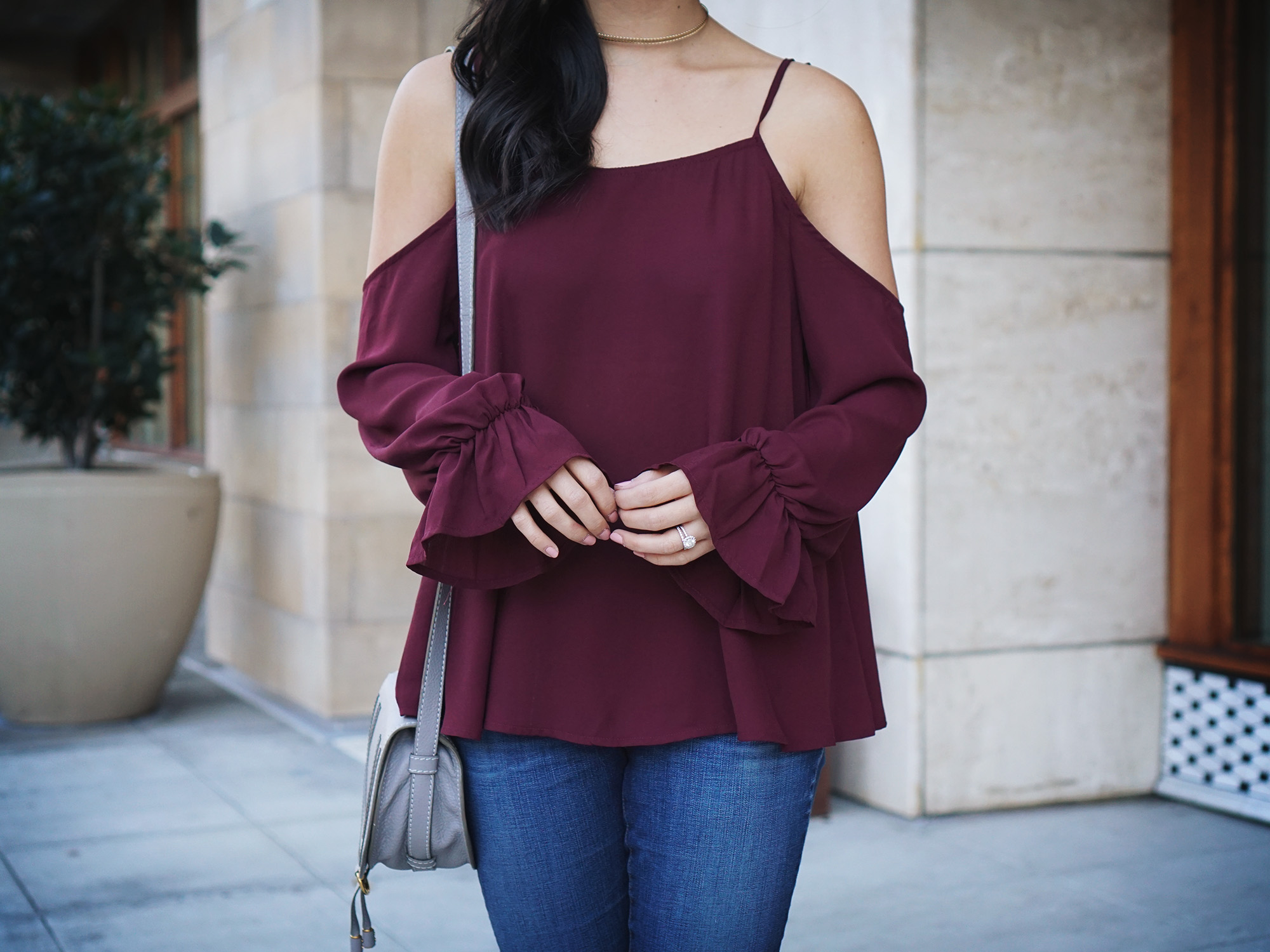 Skirt The Rules / Burgundy Cold Shoulder Top & Skinny Jeans