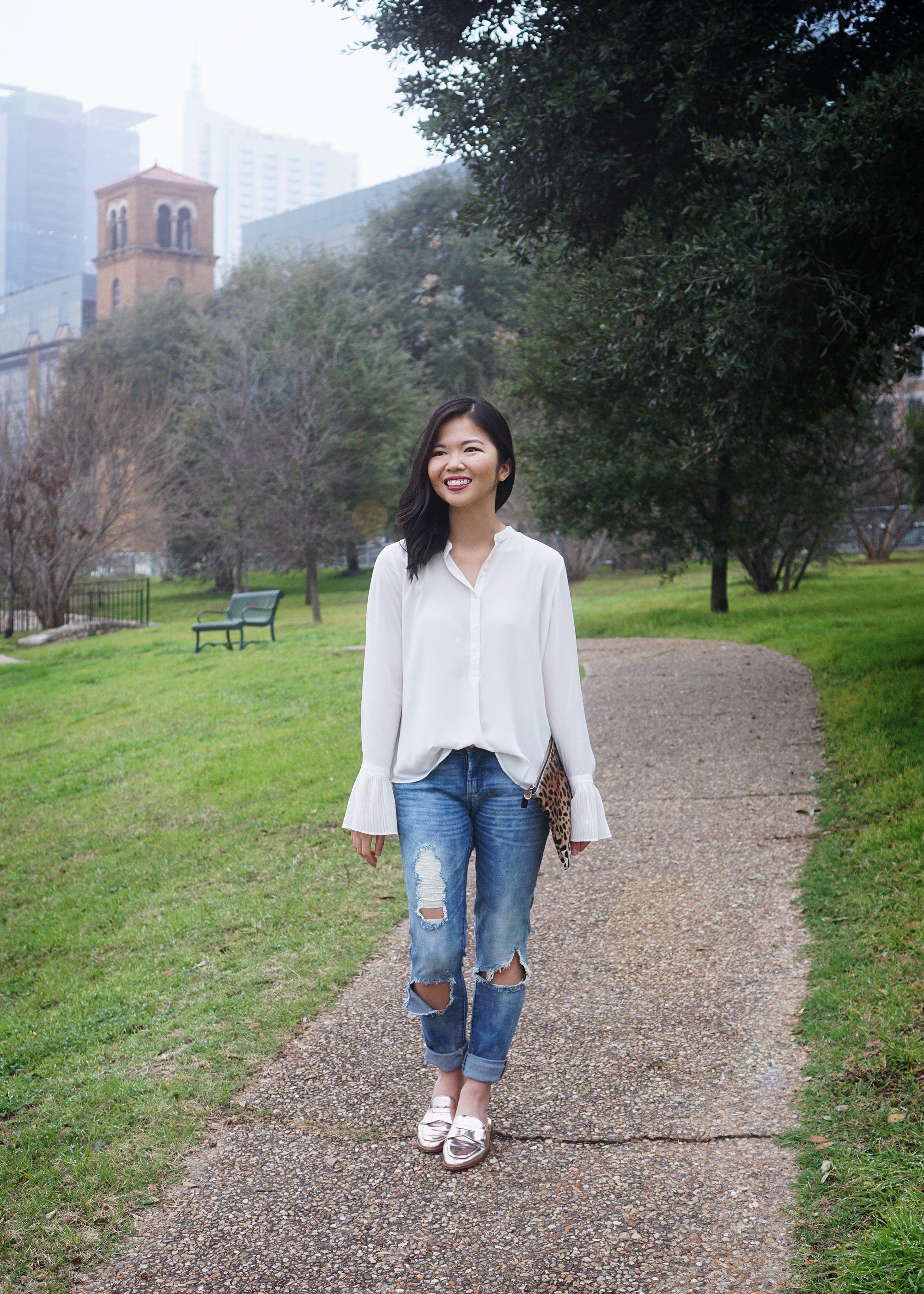 Skirt The Rules / Pleated Sleeves & Ripped Jeans