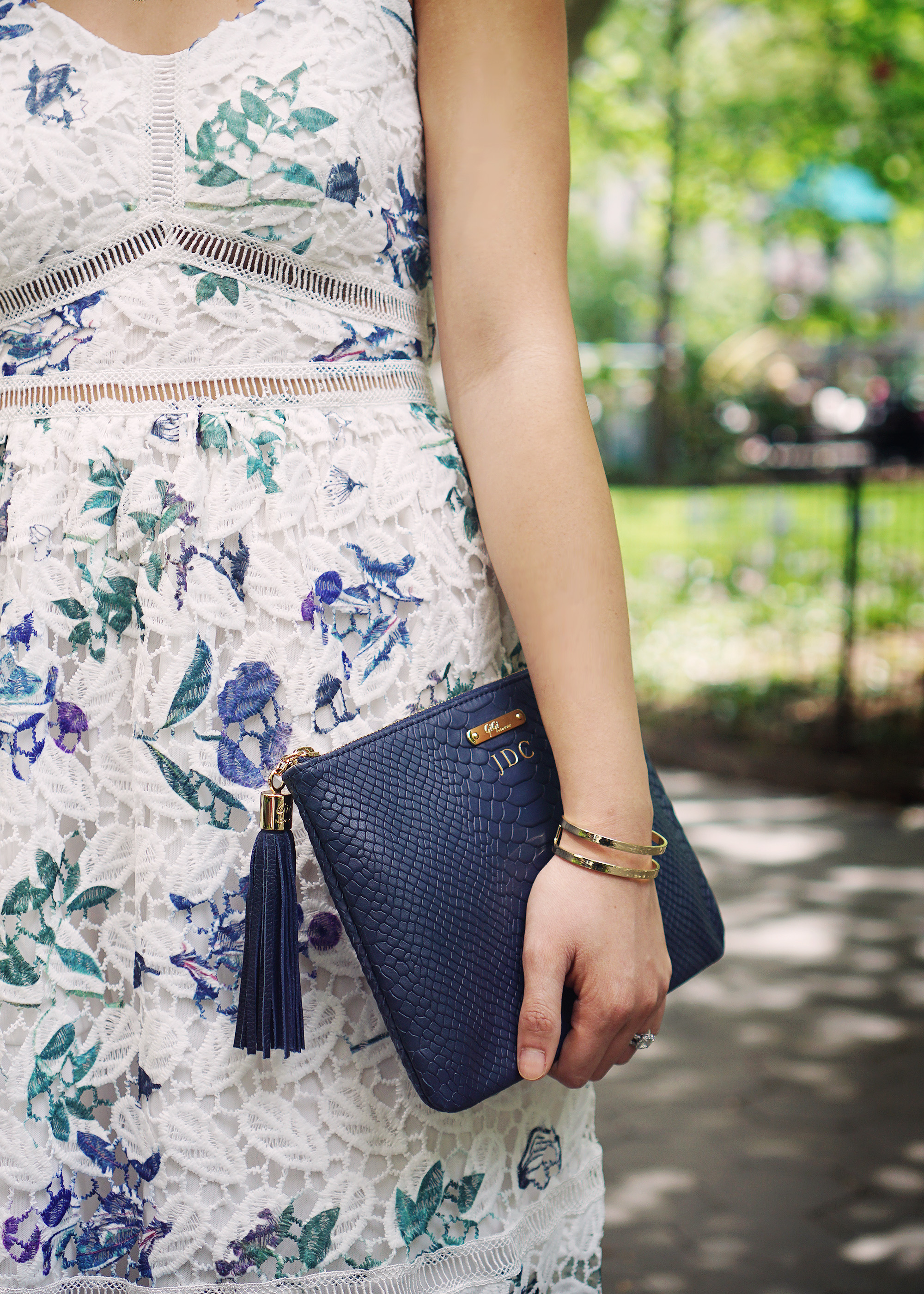 Skirt The Rules / White Floral Lace Midi Dress