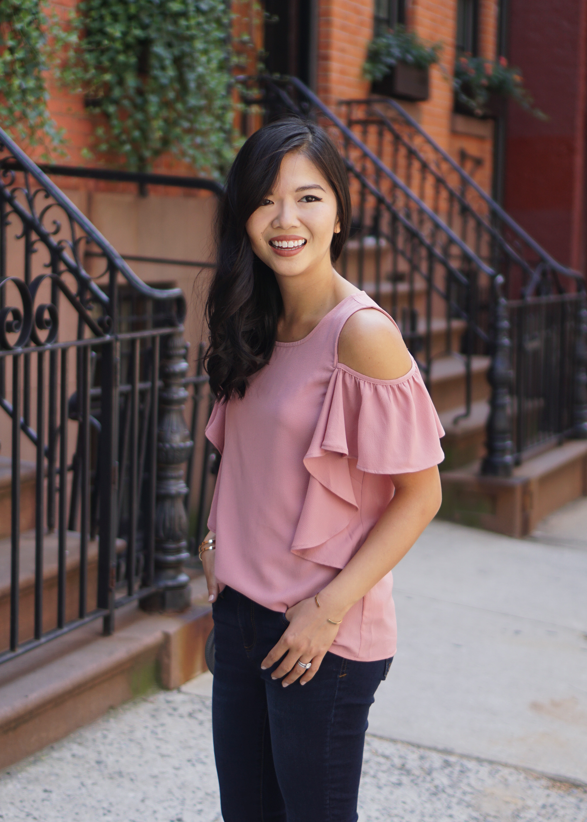 Casual Outfit Inspiration / Ruffle Cold Shoulder Top & Step Hem Jeans