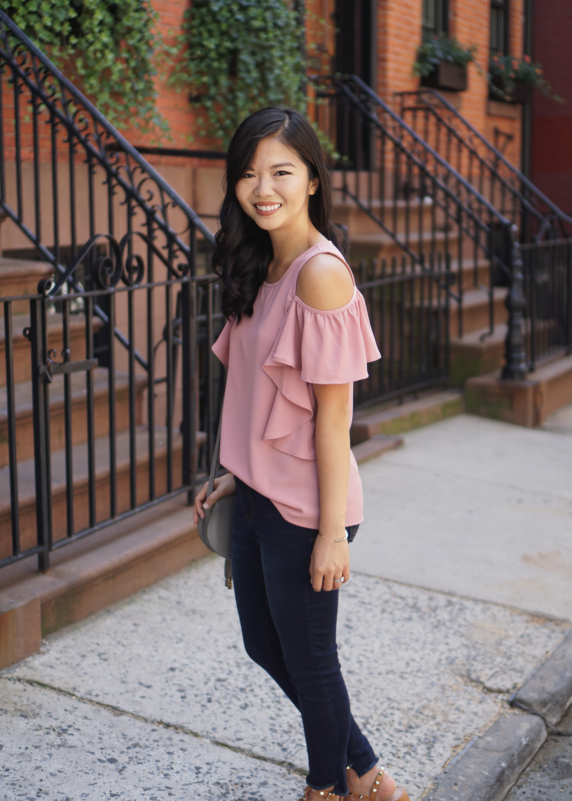 Casual Outfit Inspiration / Ruffle Cold Shoulder Top & Step Hem Jeans