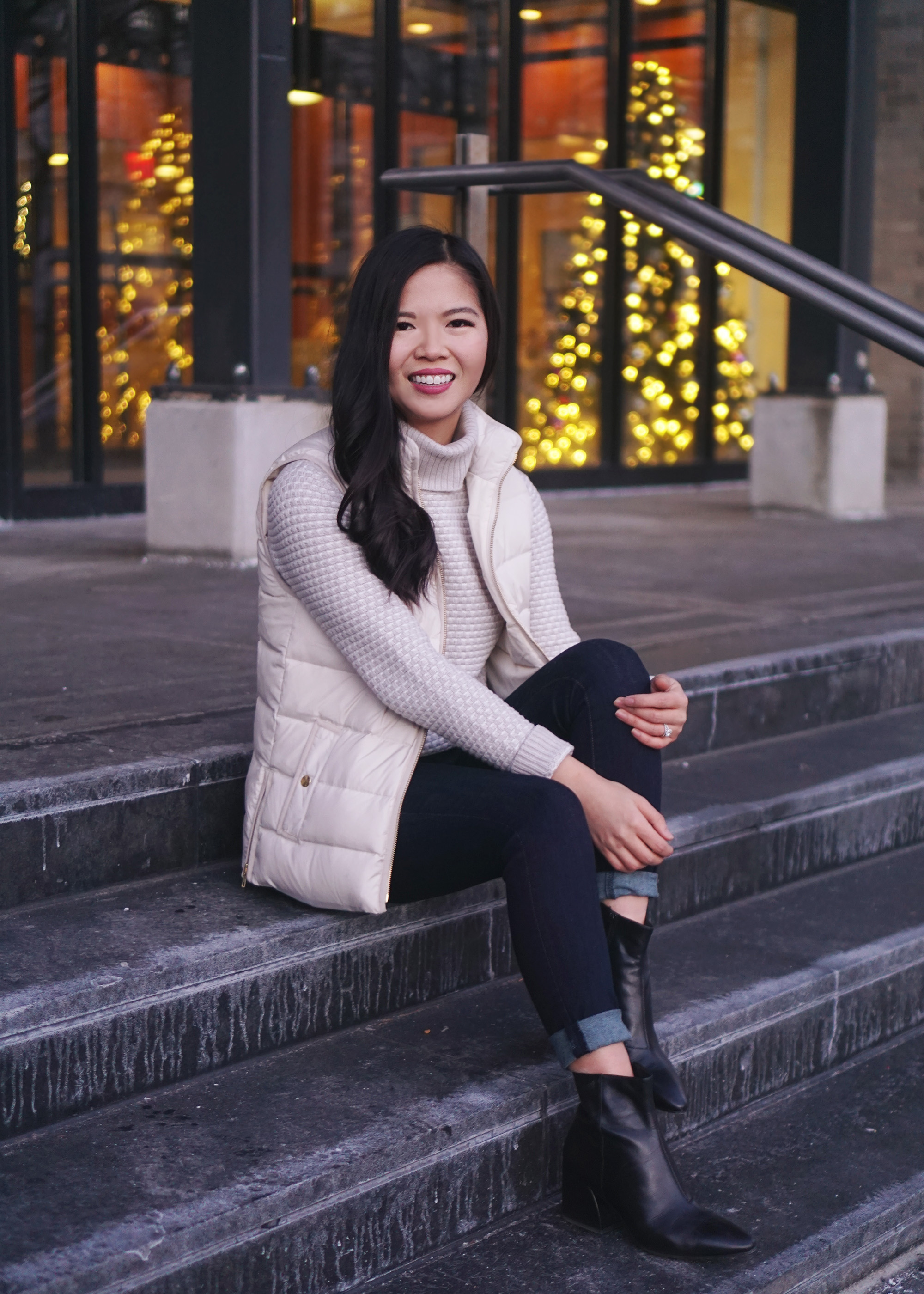 Winter Outfit Ideas / Grey Turtleneck & Cream Puffer Vest
