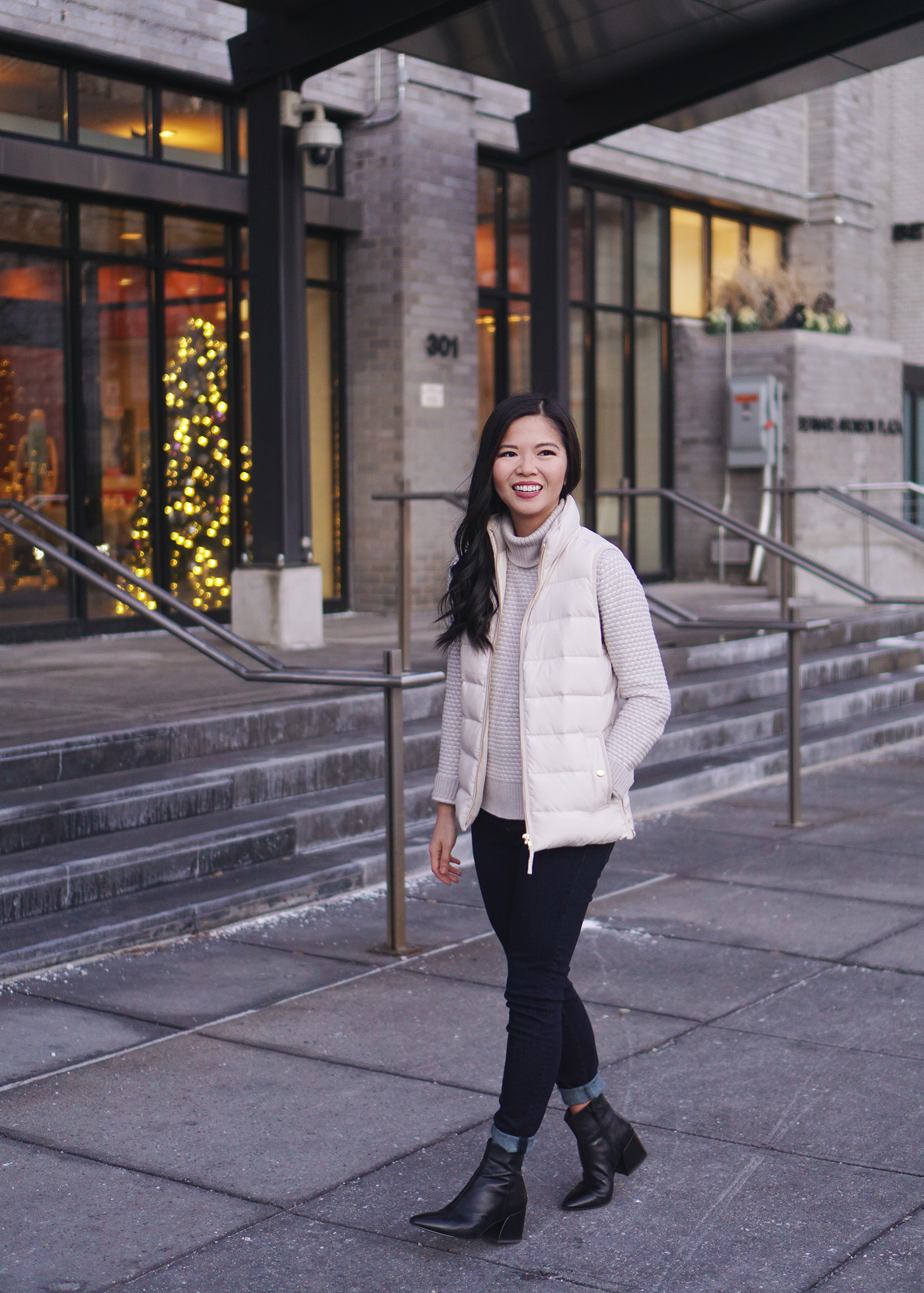Winter Outfit Ideas / Grey Turtleneck & Cream Puffer Vest