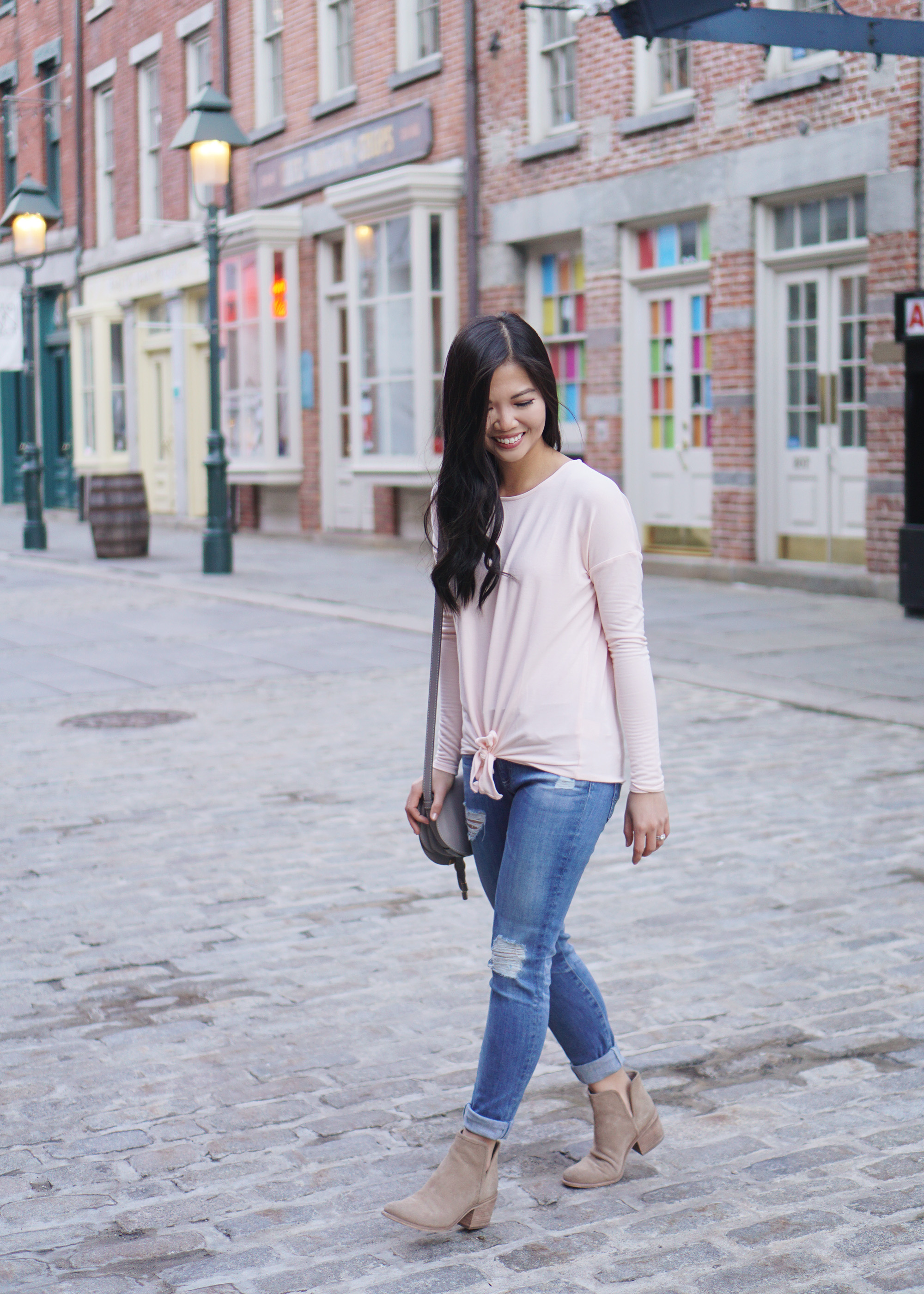 Casual Outfit for Spring / Pink Tie Front T-Shirt & Ripped Jeans