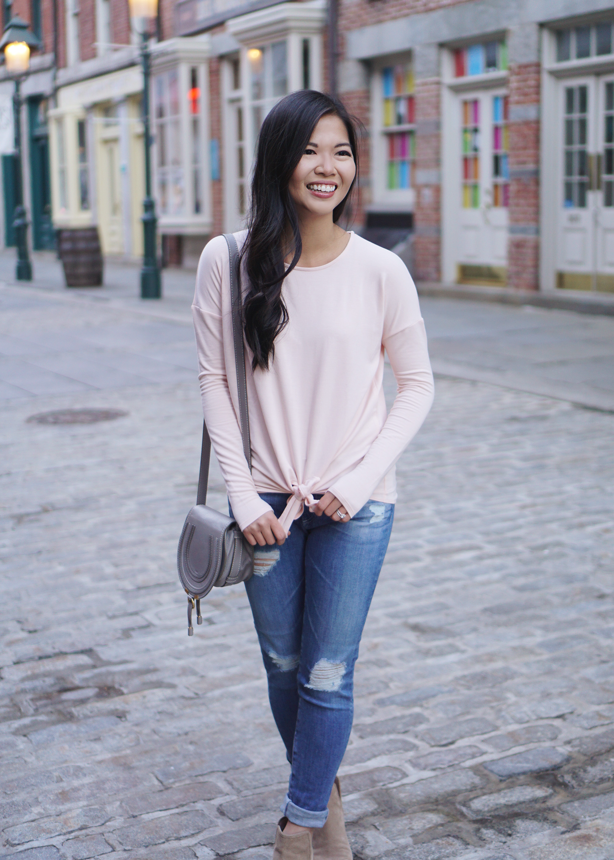 Casual Outfit for Spring / Pink Tie Front T-Shirt & Ripped Jeans