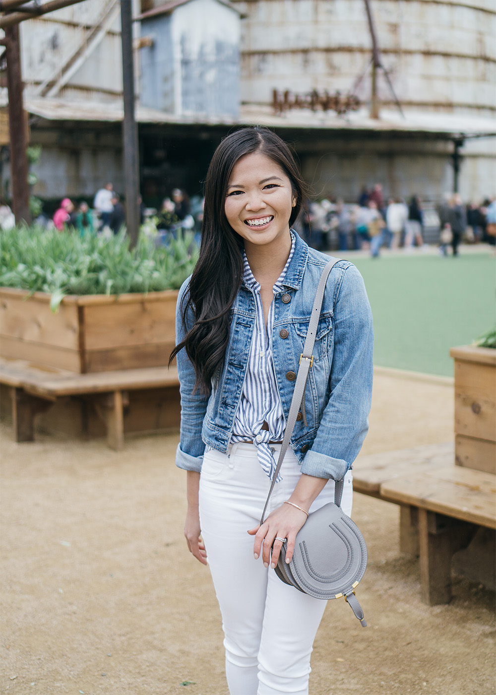 Casual Spring Outfit / Denim Jacket & White Skinny Jeans