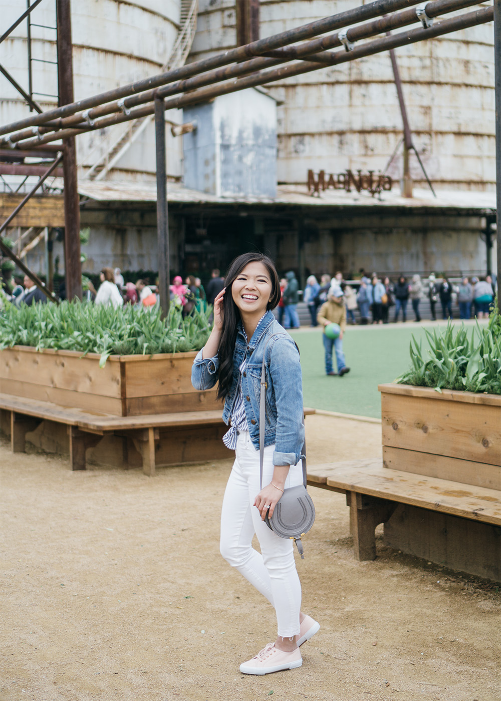 Casual Spring Outfit / Denim Jacket & White Skinny Jeans