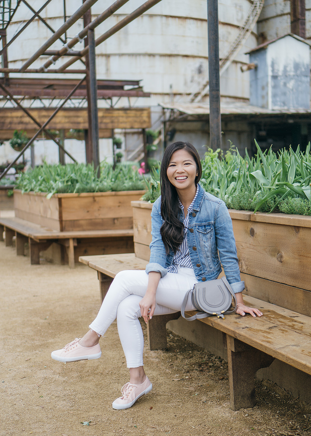 Casual Spring Outfit / Denim Jacket & White Skinny Jeans