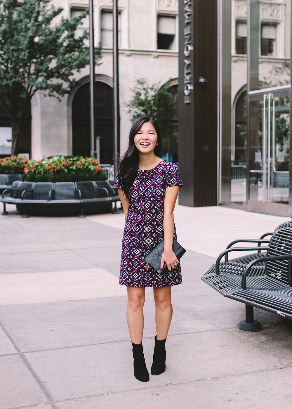 Fall Fashion Inspiration 2018 / Purple Print Shift Dress & Black Ankle Booties