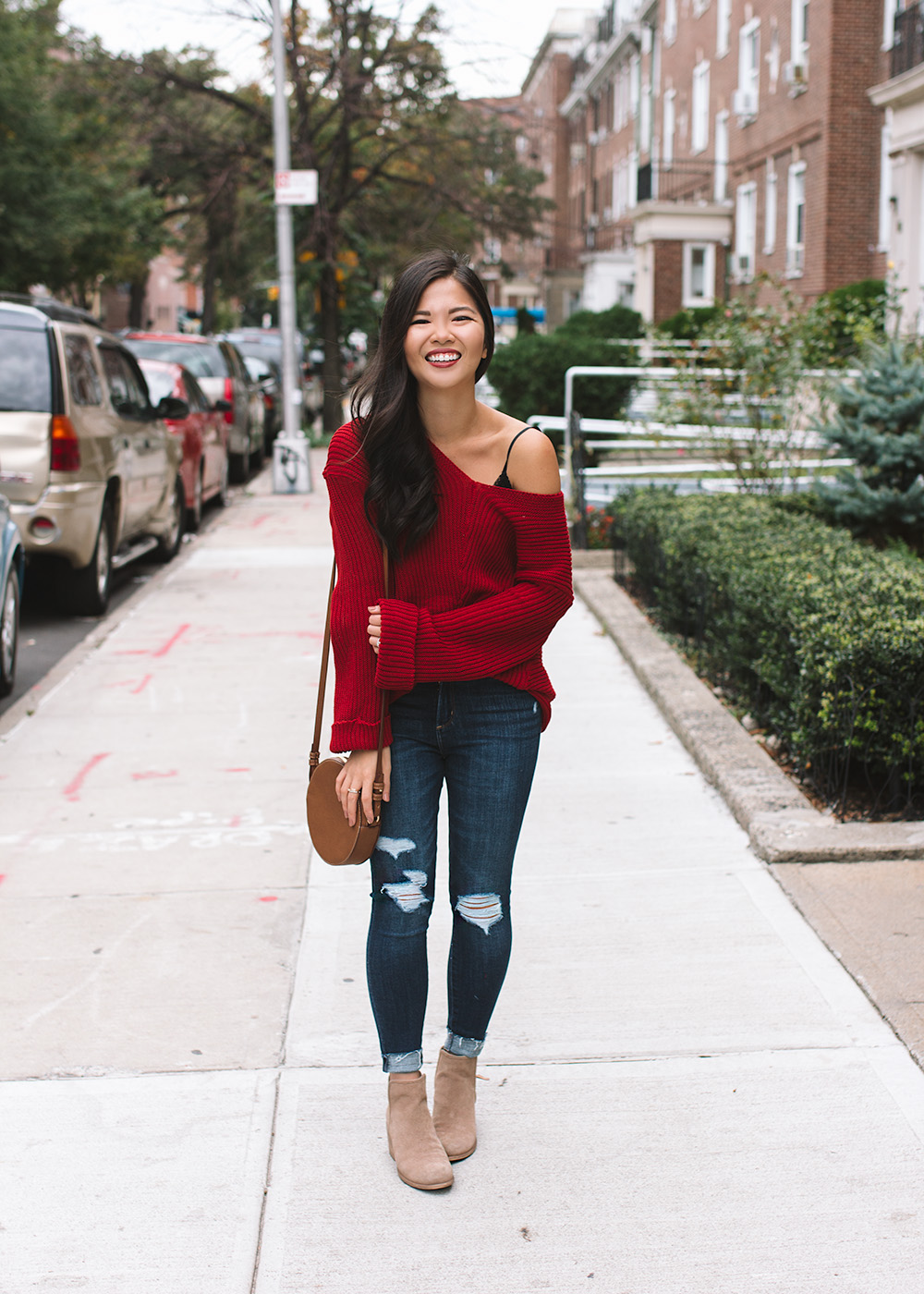 Fall Style / Slouchy Sweater & Ripped Jeans