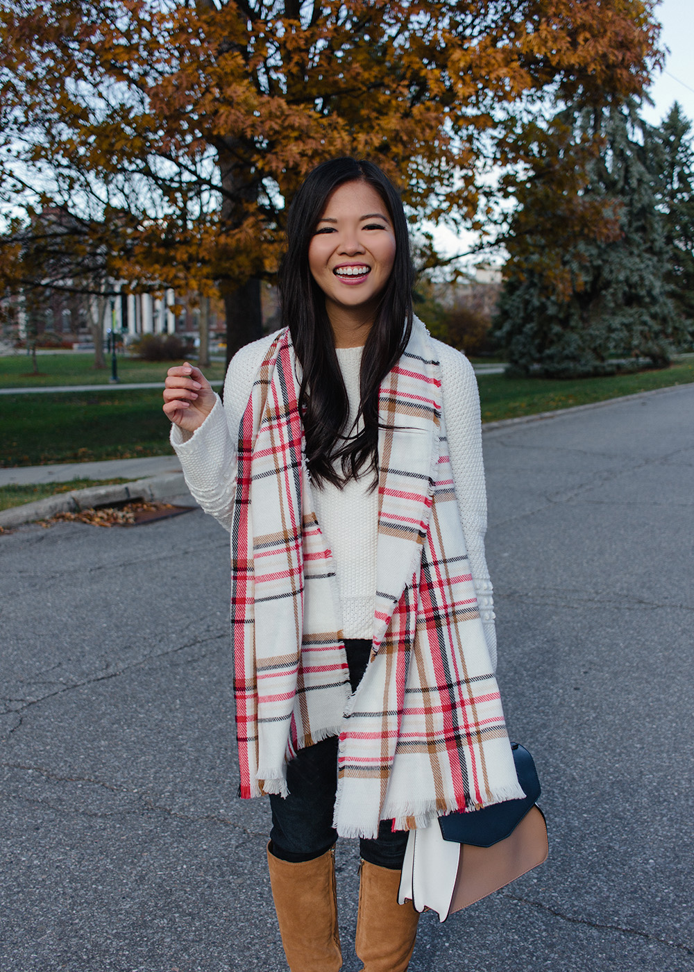 Fall Outfit Ideas / White & Red Plaid Scarf