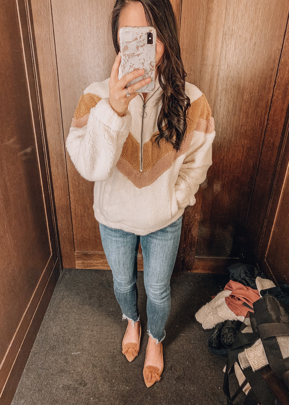 Casual Outfit Idea / Colorblock Sherpa Pullover